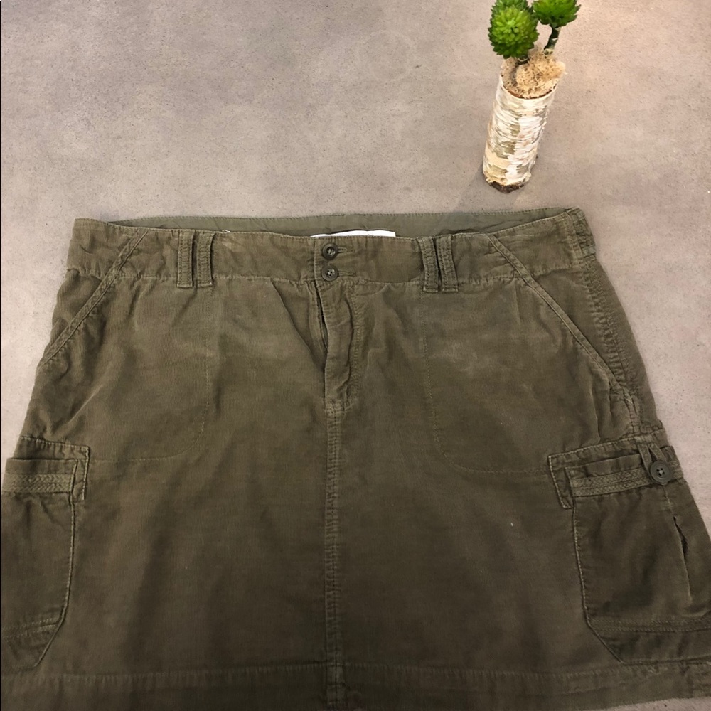 🌵Old Navy Green Corduroy Skirt.